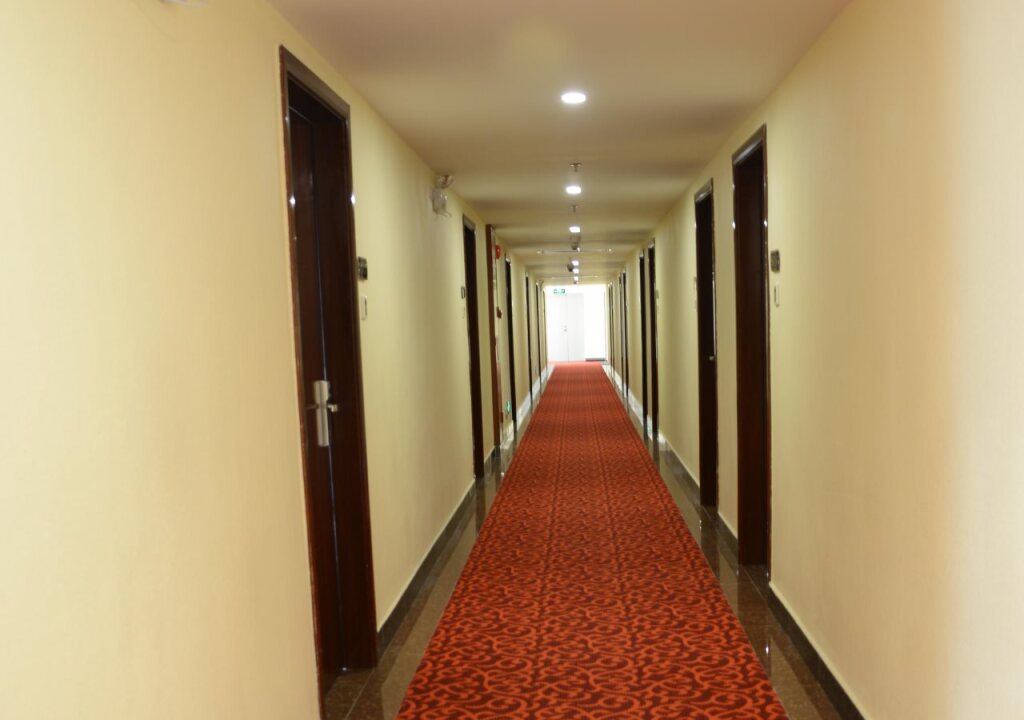 Гуанчжоу: E E Business Hotel