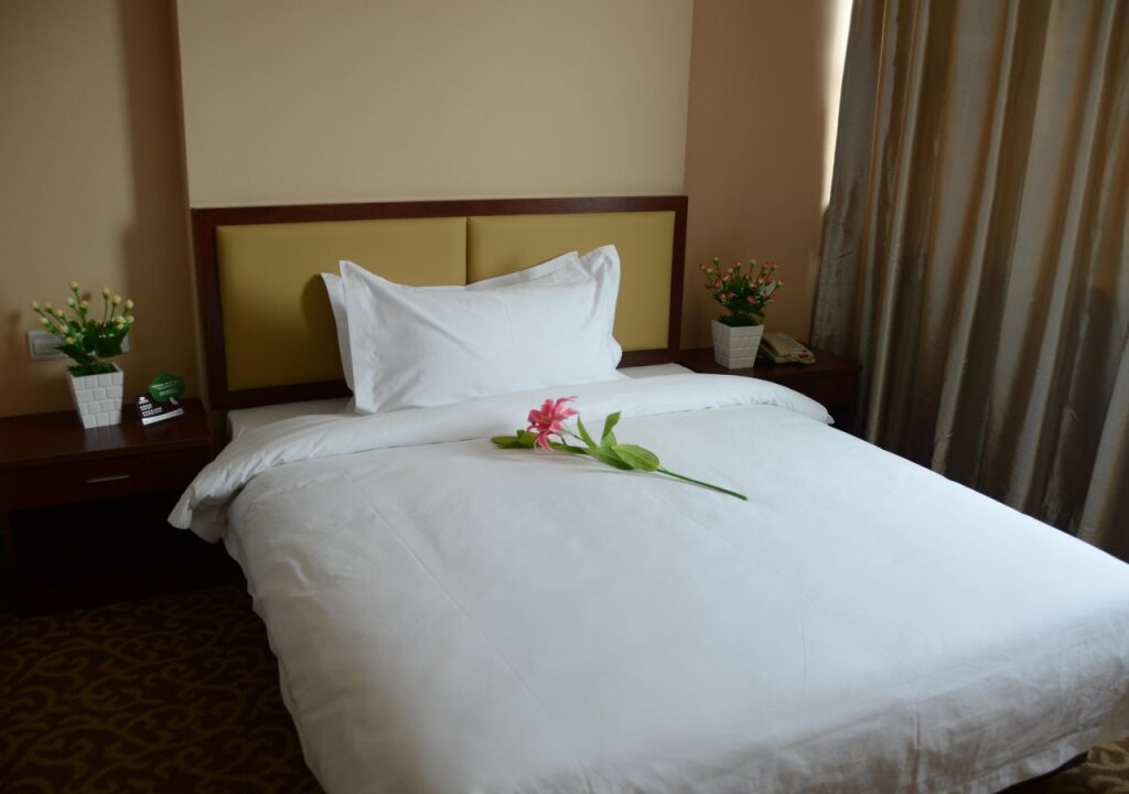 Гуанчжоу: E E Business Hotel