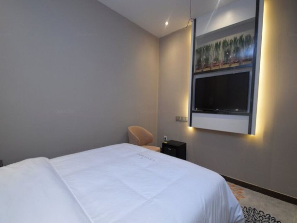 Нанкин: Lavande Hotel Nanjin Shuiximen Mochou Lake Garden