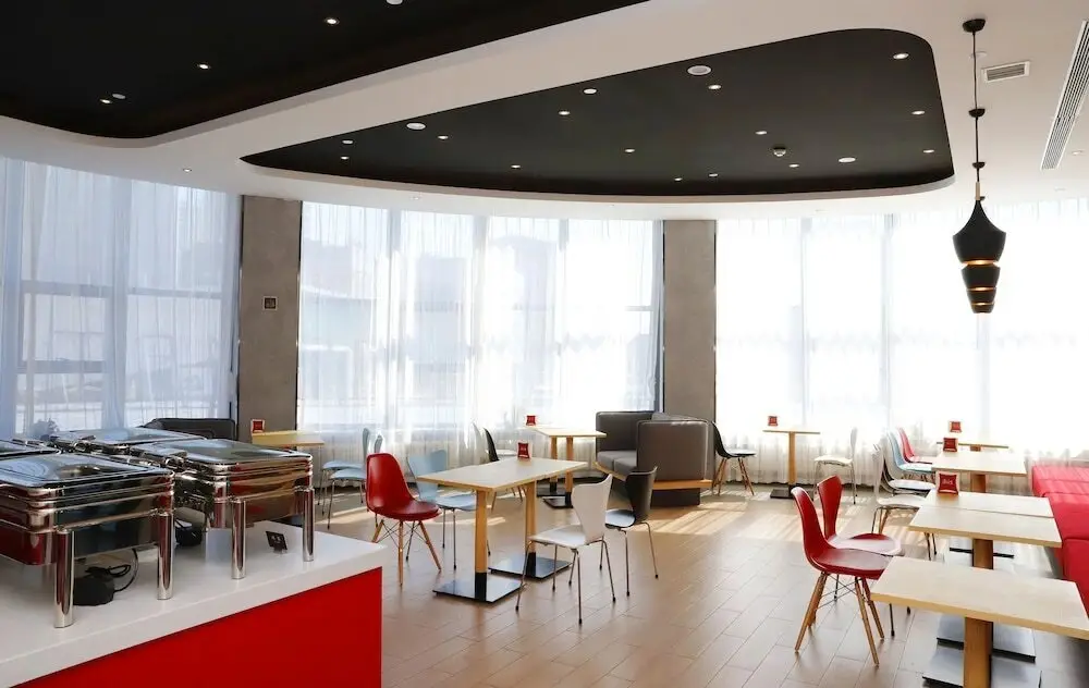 Харбин: Lavande Hotel Harbin West Railway Station Wanda Plaza