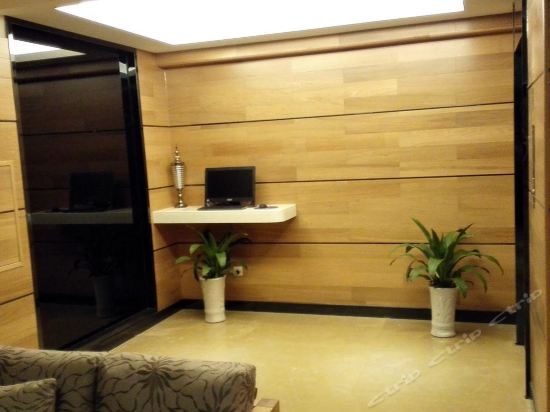 Чжухай: Lavande Hotels Zhuhai Gongbei Port Square Light Rail Terminal
