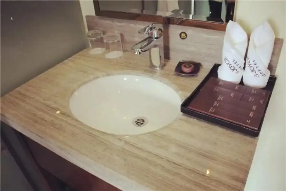 Сянси: James Joyce Coffetel Jishou North People Road