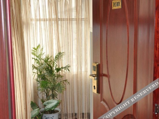 Чжэнчжоу: Dengfeng Yibaiyuan Hotel