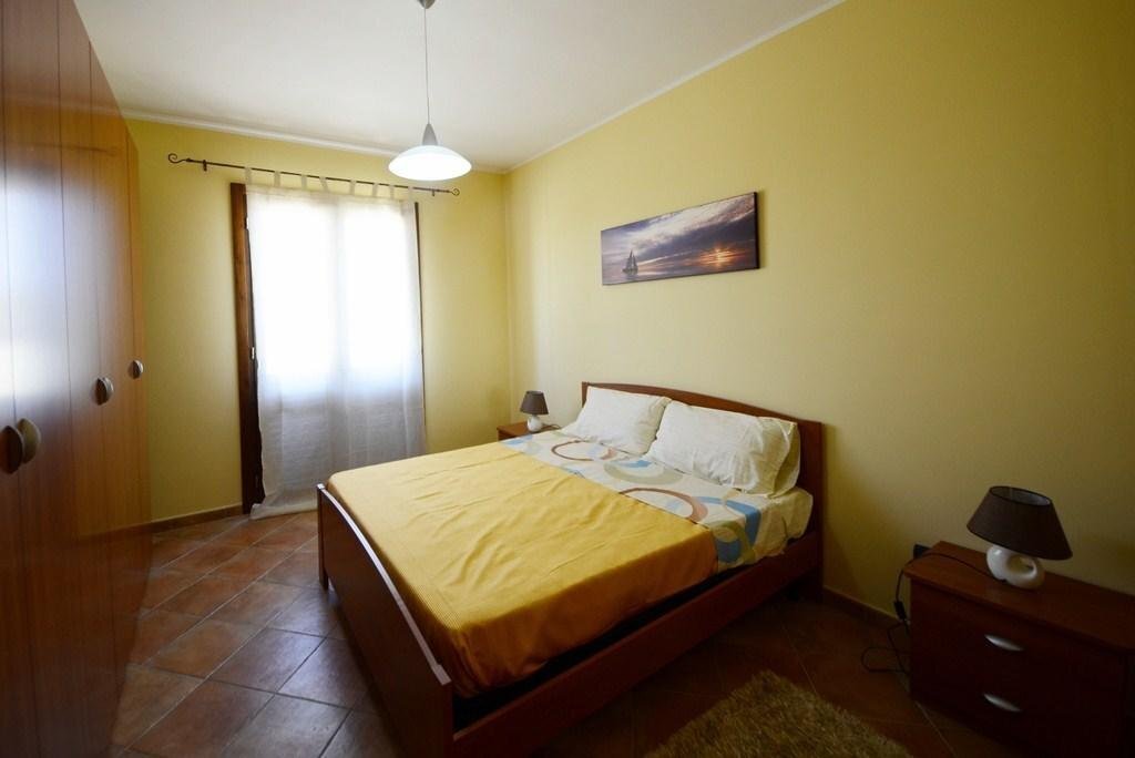 Линьи: Labour Building Commercial Hotel