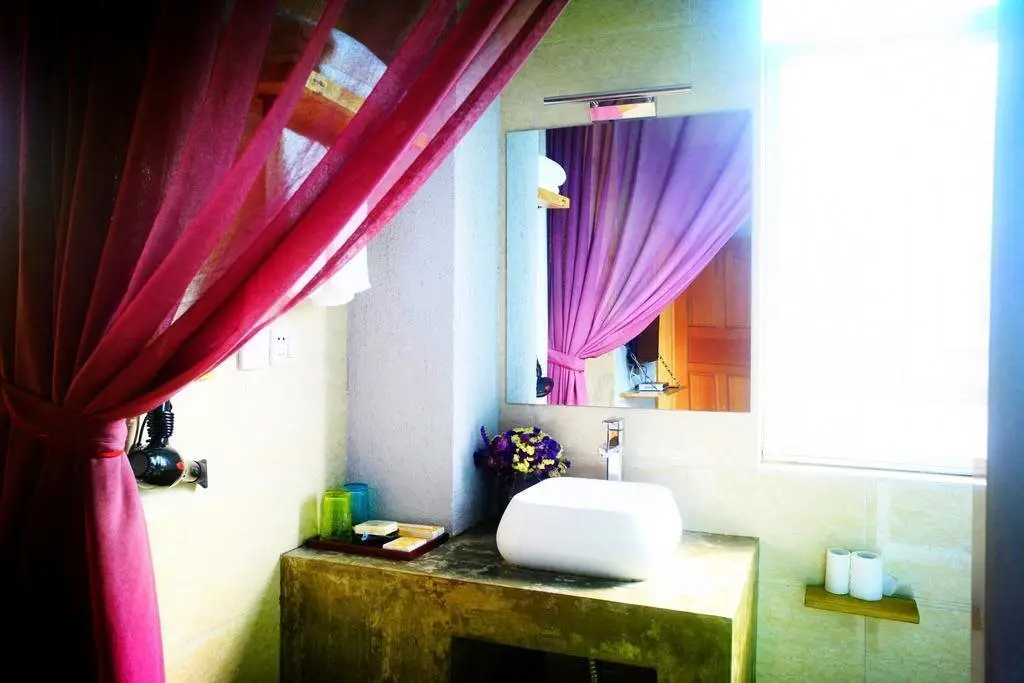 Дали: Dali Buxianshan Boutique Guesthouse