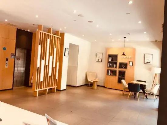 Цзясинь: Hanting Hotel Jiashan Tingqiao Road