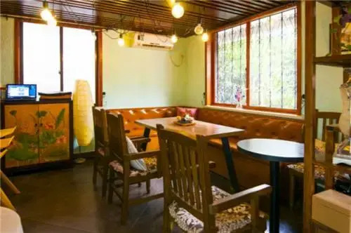 Ханчжоу: Redwood Inn