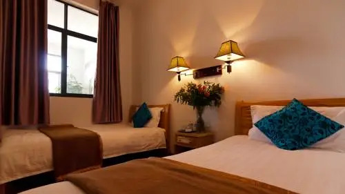 Дали: Celia hotel
