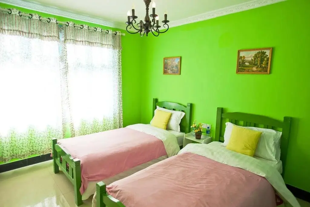 Сянси: Fenghuang Lelai Yaju Inn