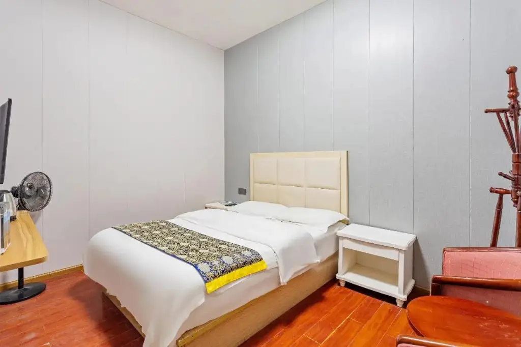 Куньмин: Kunming Huangting Hotel Changshui Airport