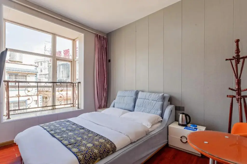 Куньмин: Kunming Huangting Hotel Changshui Airport