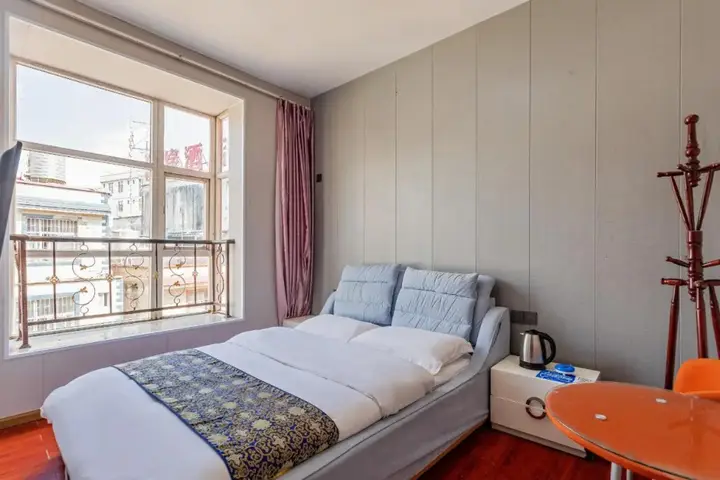 Куньмин: Kunming Huangting Hotel Changshui Airport