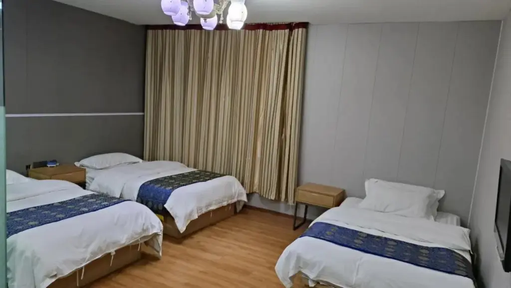 Куньмин: Kunming Huangting Hotel Changshui Airport