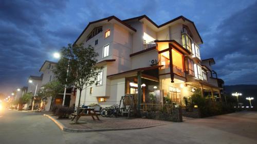 Wuyi Mountain Sunshine Villa Inn — фото 1