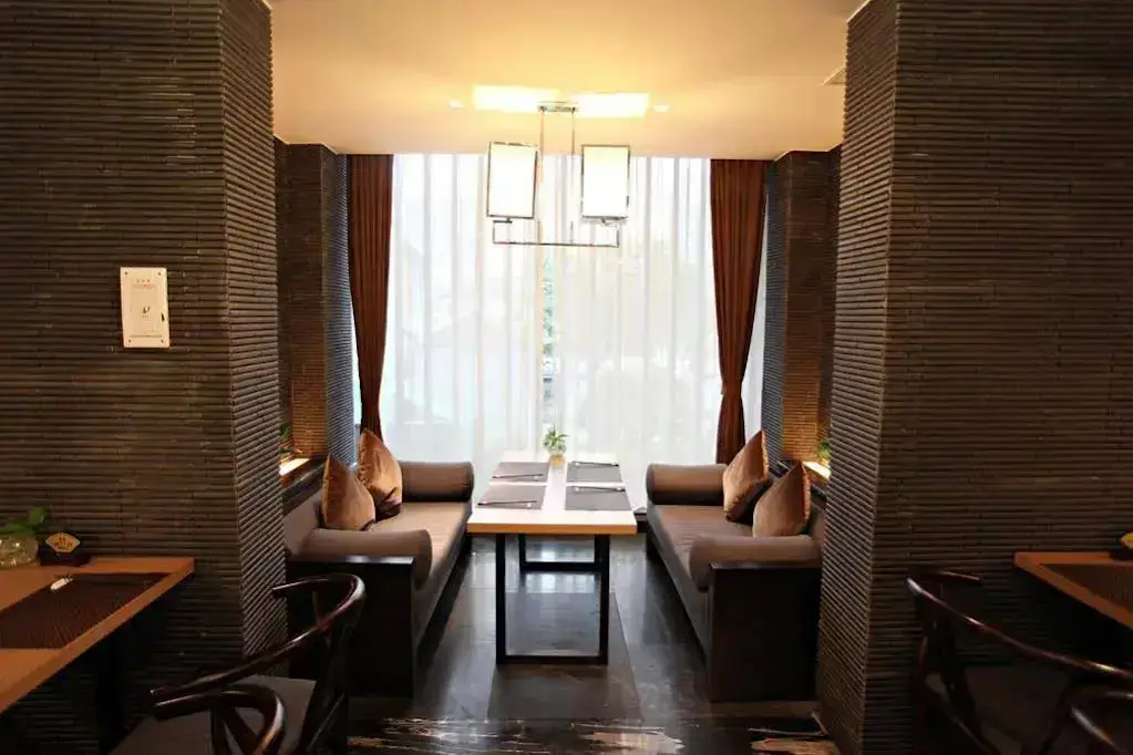 Ханчжоу: Scholars Hotel Hangzhou West Lake Wulin Square Zhejiang University