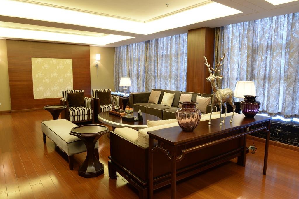 Lingao: Hainan Biguiyuanzhichun Holiday Hotel