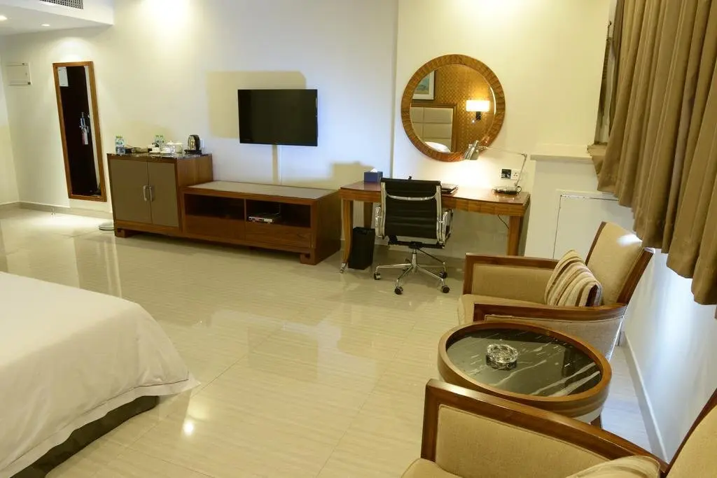 Lingao: Hainan Biguiyuanzhichun Holiday Hotel