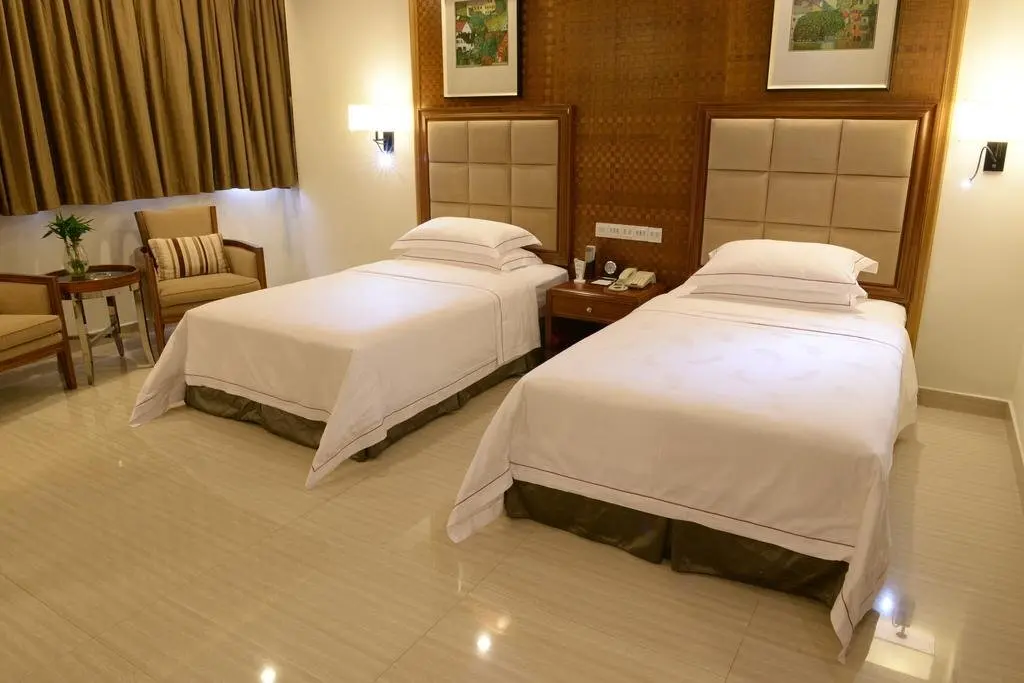 Lingao: Hainan Biguiyuanzhichun Holiday Hotel