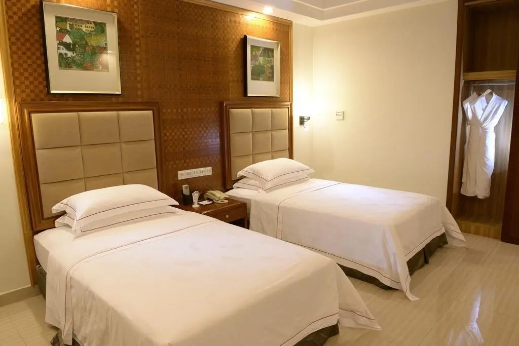 Lingao: Hainan Biguiyuanzhichun Holiday Hotel