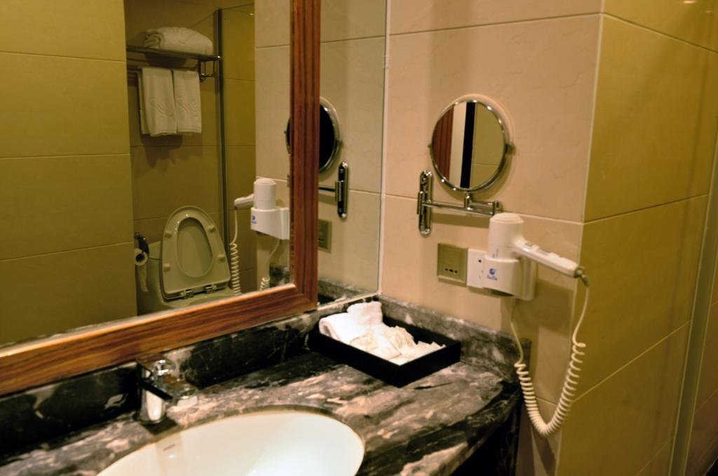Lingao: Hainan Biguiyuanzhichun Holiday Hotel