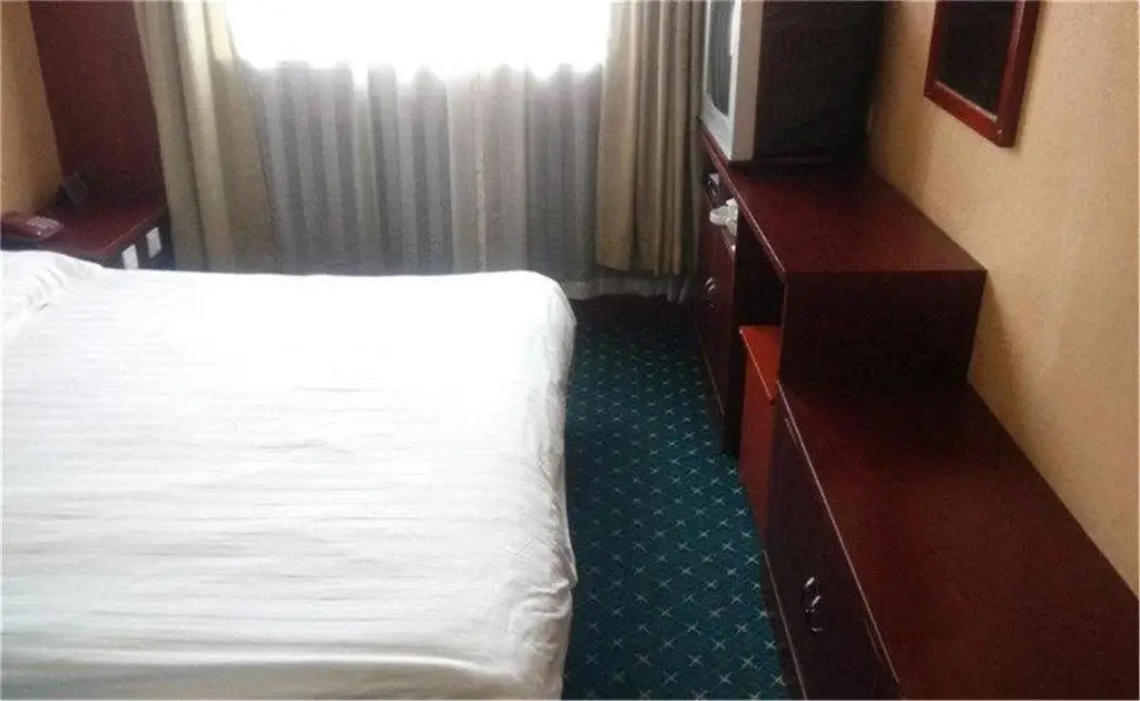 Чэндэ: Chengde Jichu Hotel