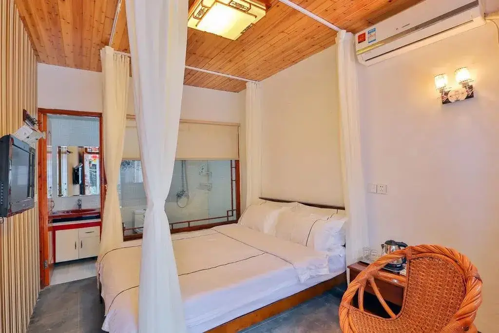 Цзясинь: Ink Painting Impression Xitang Beautiful Garden Hostel