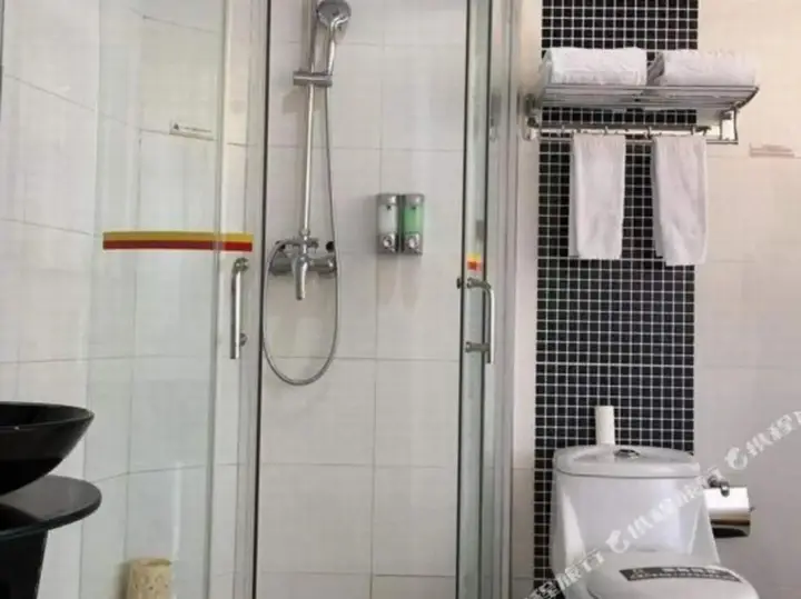 Пекин: Super 8 Beijing Xiao Tangshan Hotel