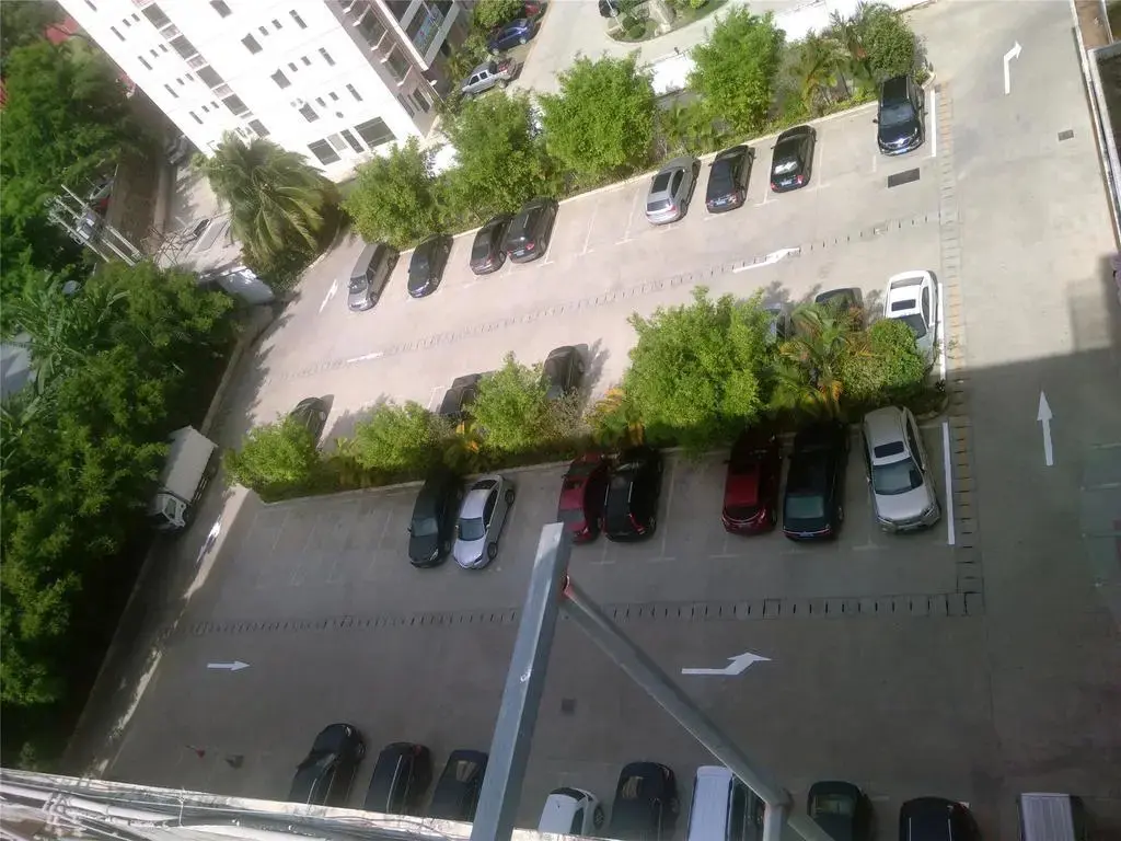 Учжишань: Wuzhishan Huajue Business Hotel