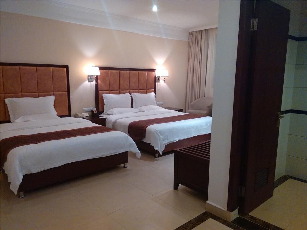Учжишань: Wuzhishan Huajue Business Hotel