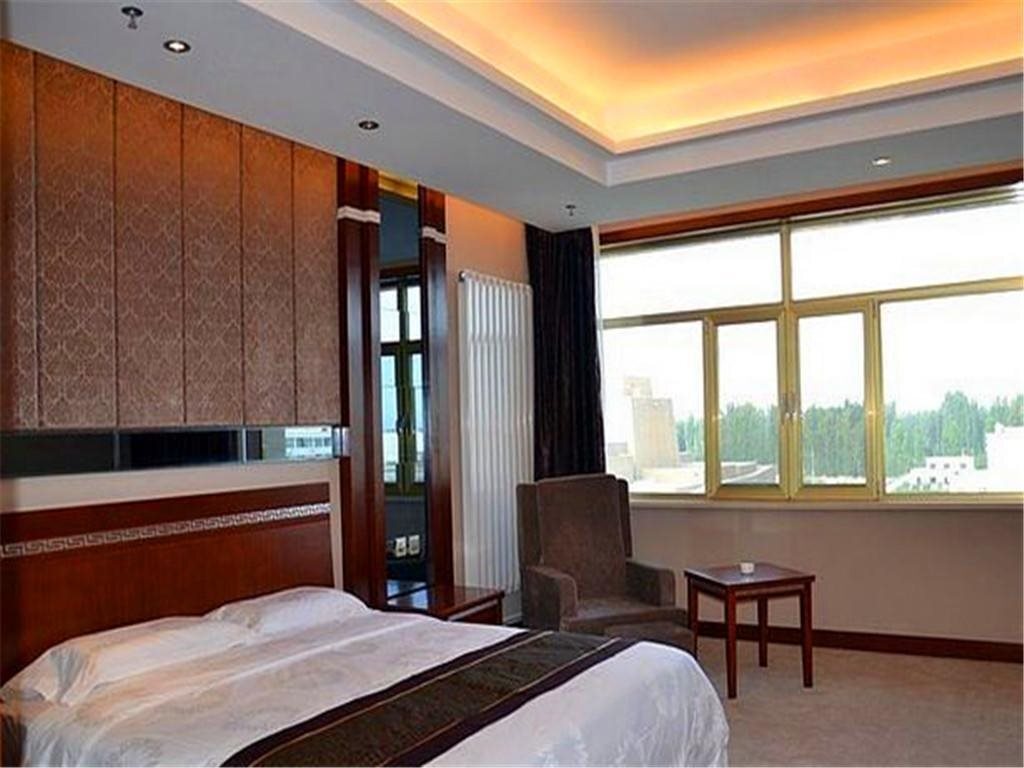 Цзюцюань: Huayulou Grand Hotel