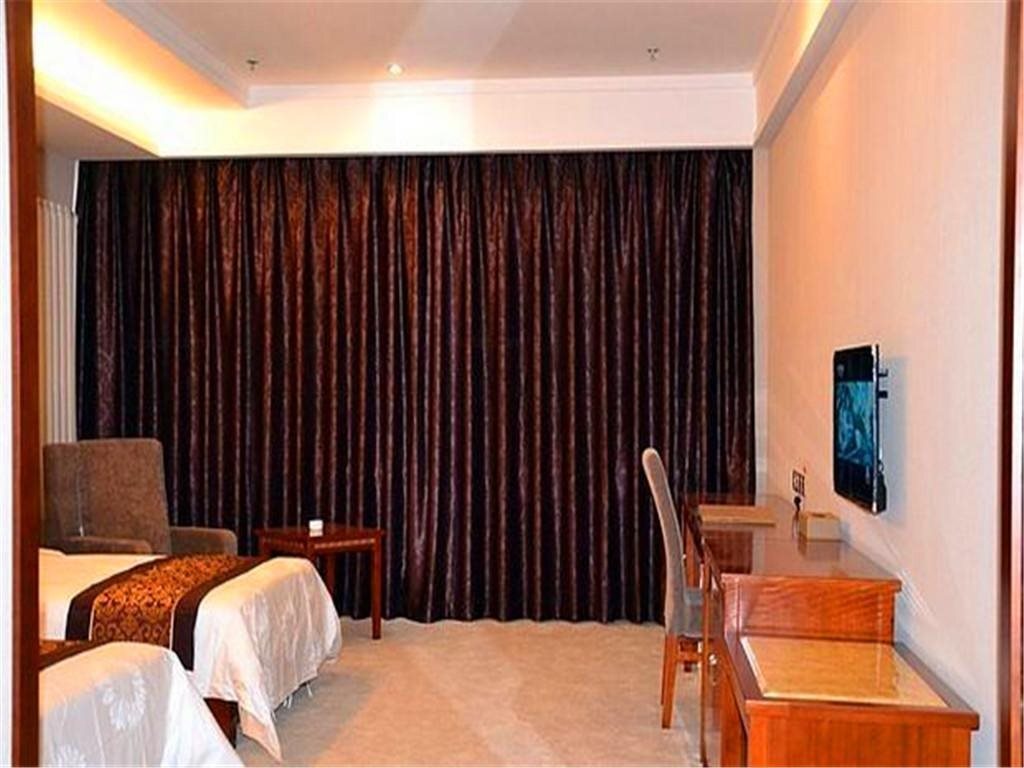 Цзюцюань: Huayulou Grand Hotel