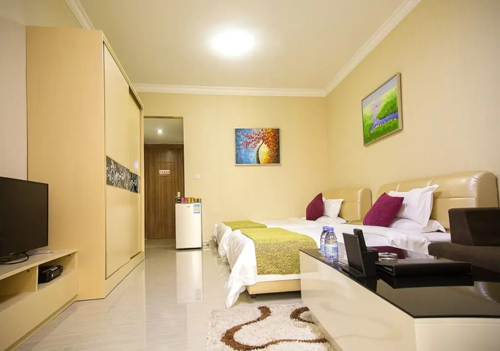 Гуанчжоу: Longqiang International Apartment