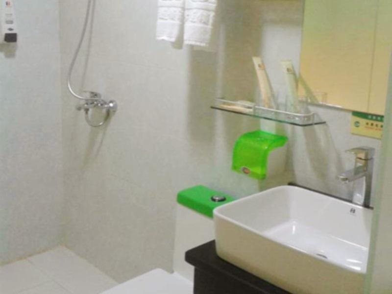 Дунгуань: 8 Inns Dalang Songfo Road Branch