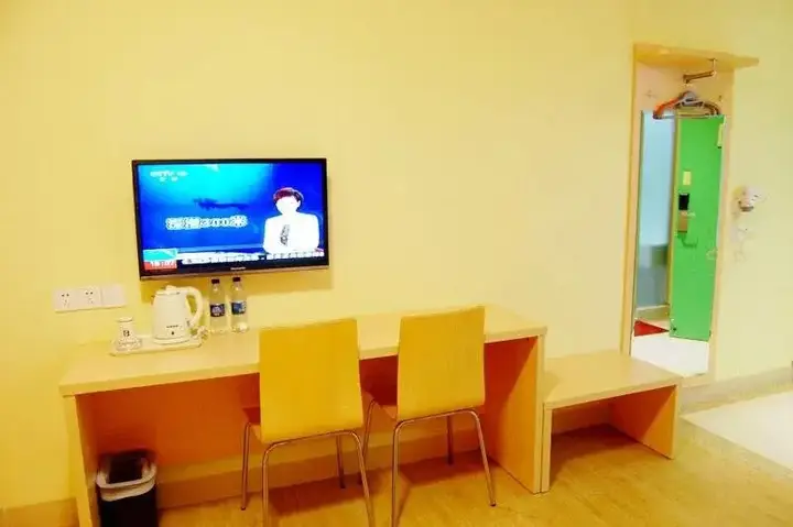 Дунгуань: 8 Inns Dongguan Chang'an Xiagang Branch