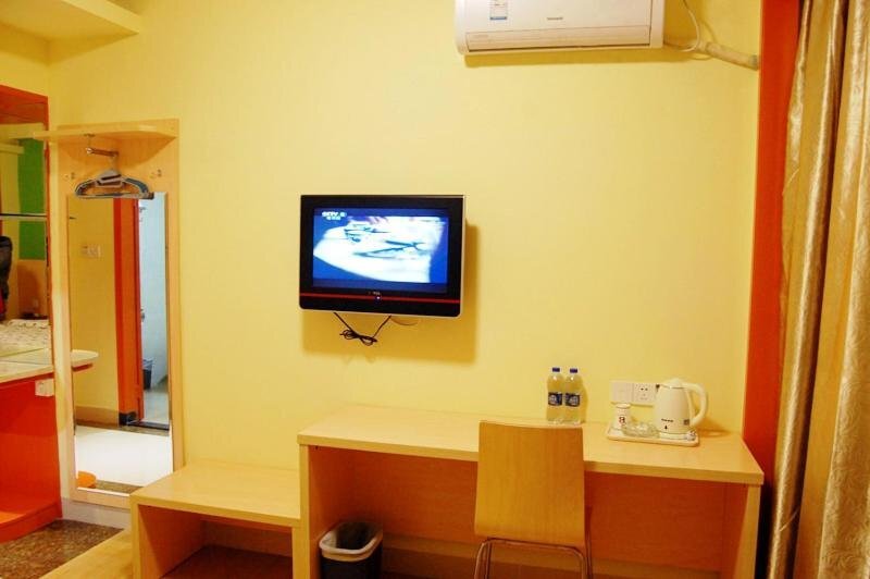 Дунгуань: 8 Inns Dongguan Chang'an Xiagang Branch