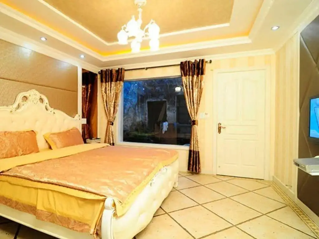 Цзясинь: Xitang Yijingwan Inn