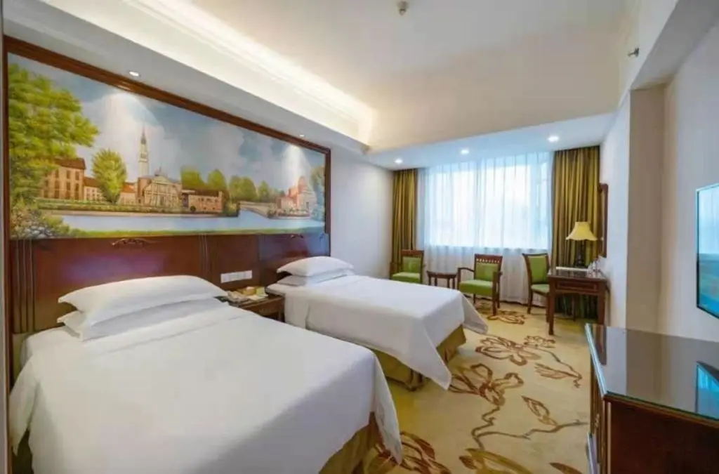 Дунгуань: Vienna 3 Best Hotel Dongguan Liaobu