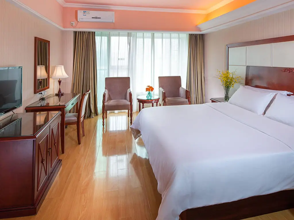 Шэньчжэнь: ViennaHotel Shenzhen Aiguo Road