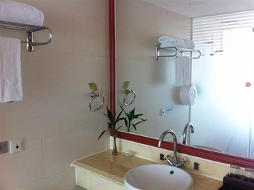 Шэньчжэнь: ViennaHotel Shenzhen Aiguo Road