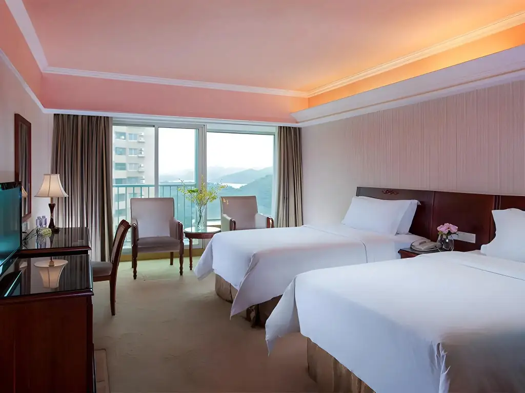Шэньчжэнь: ViennaHotel Shenzhen Aiguo Road