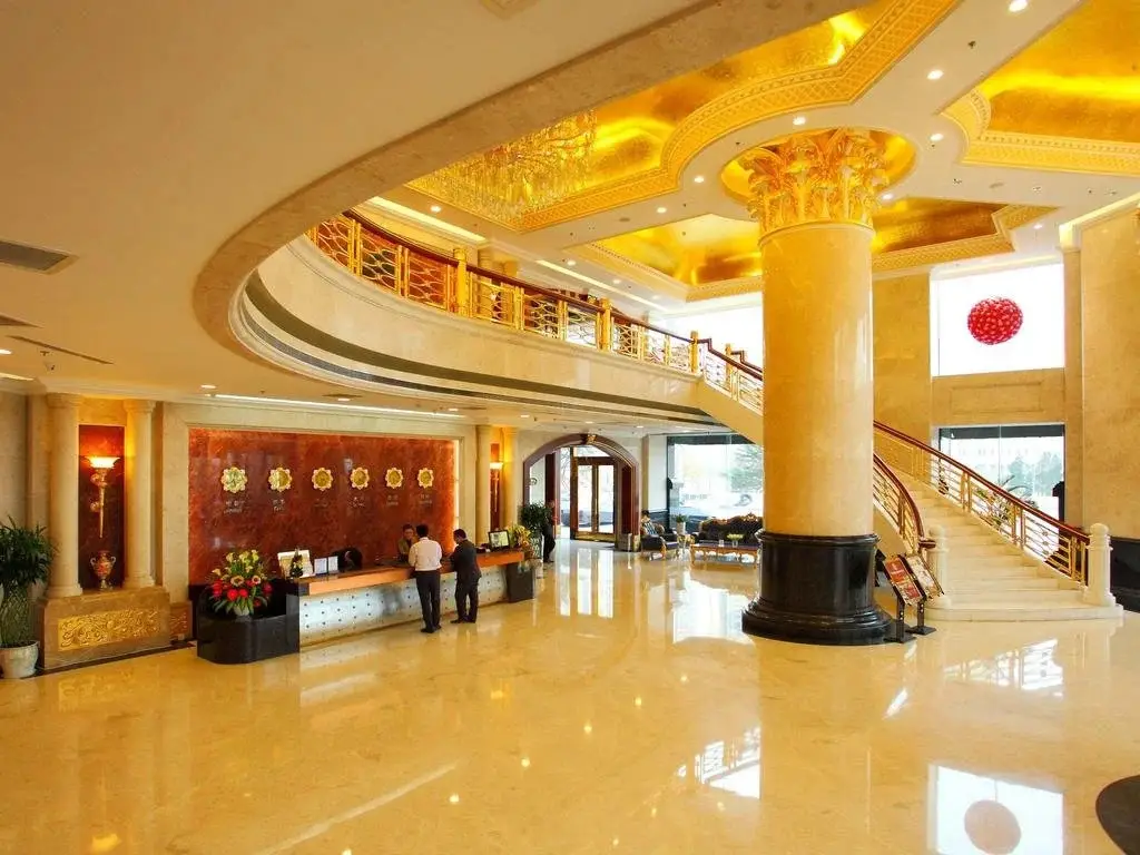 Enrichee Gloria Plaza Hotel — фото 1