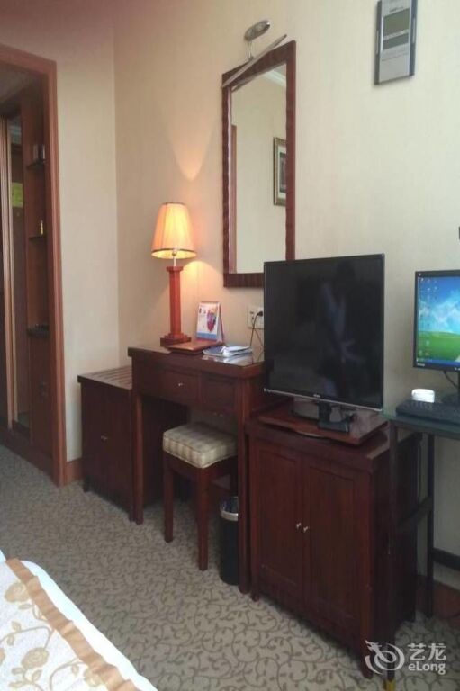 Линьи: Yonghe Business Hotel