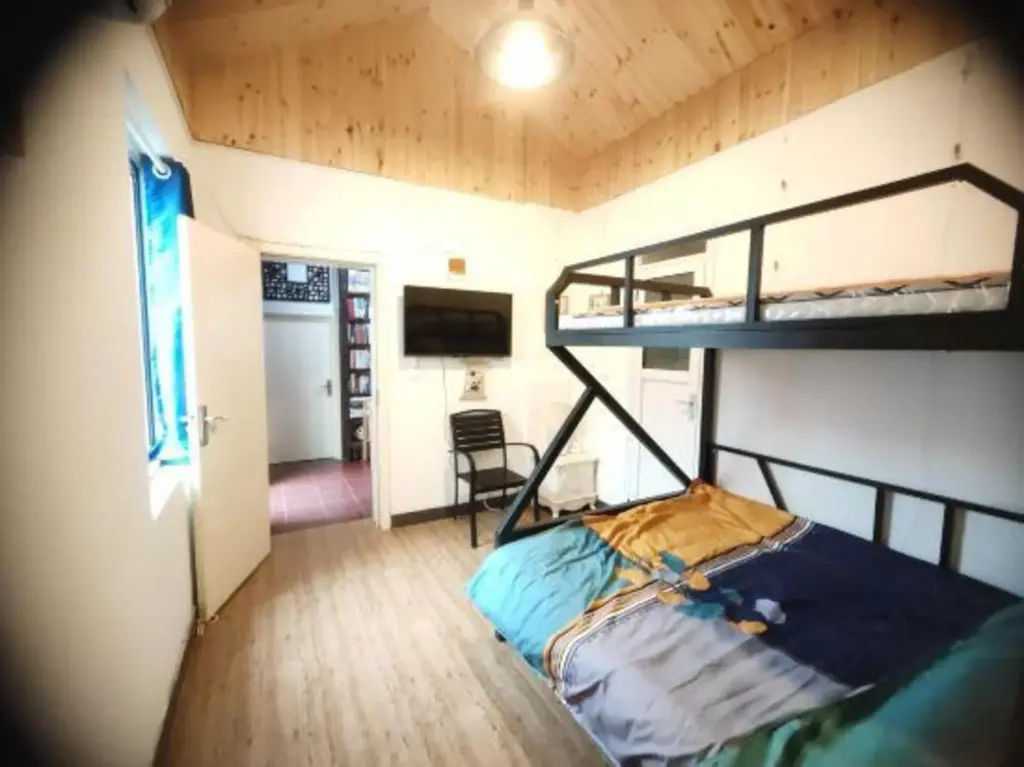 Циндао: Qingdao 960 Youth Hostel Badaguan Sketching Base