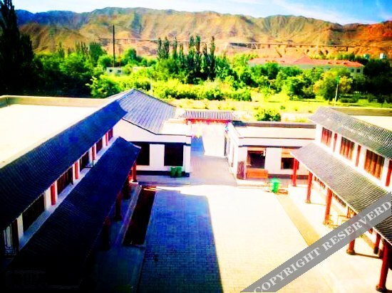 Чжунвэй: Shapotou Tongjia Yuanzi Folk Customs Village