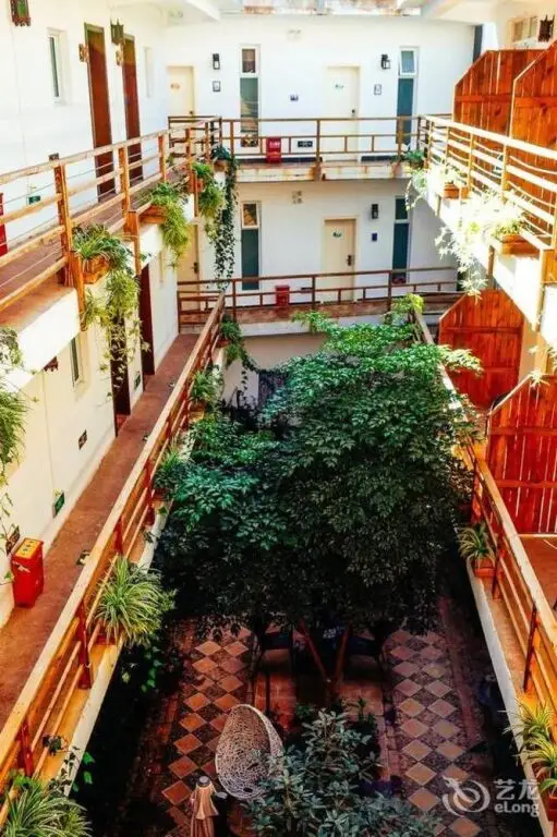 Дали: Tai'aili Sea View Inn