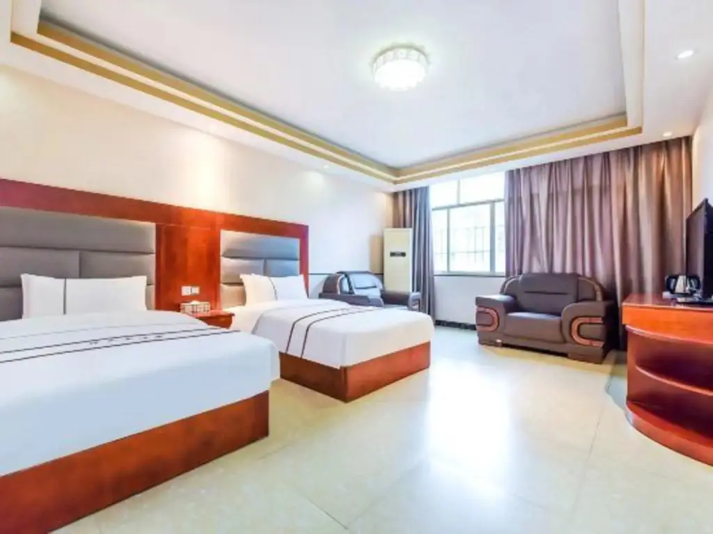 Лупаньшуй: Huatian Hotel