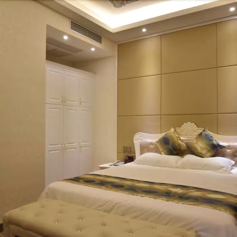 Чжухай: Romantic Coast Theme Hotel (Zhuhai Jiuzhou Port Wharf Haibin Yuchang)
