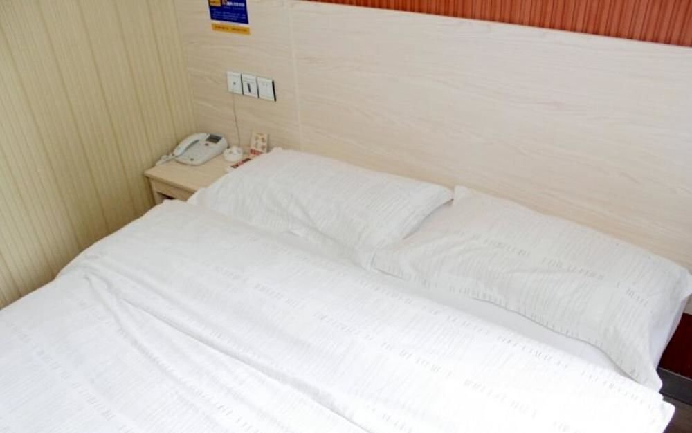 Уси: Ejea Hotel