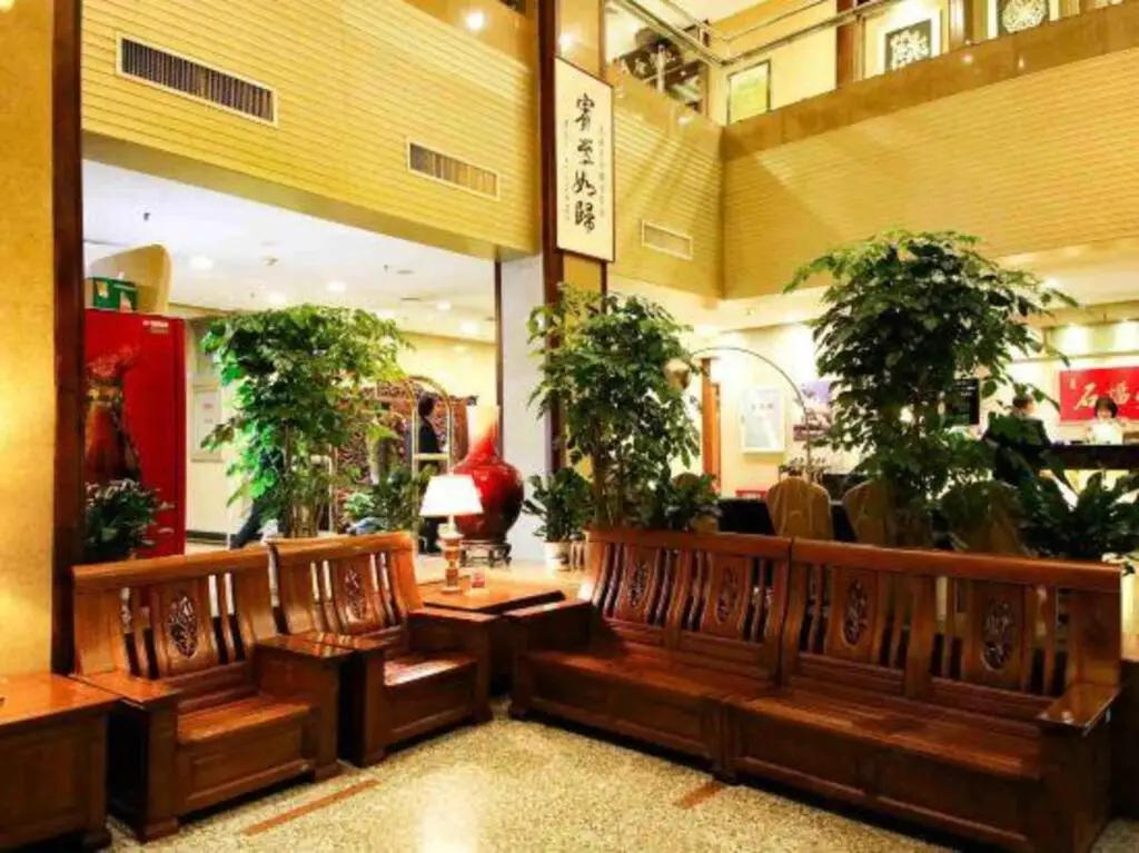 Liuyuan Hotel — фото 1