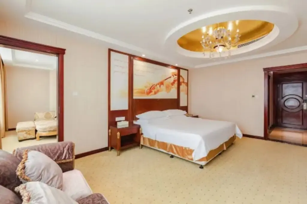 Шэньчжэнь: Vienna International Hotel Shenzhen Songgang Metro Station